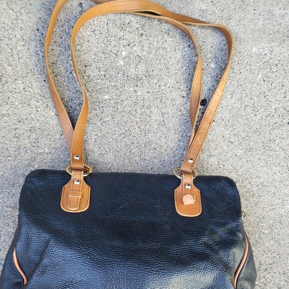 Valentina Shoulder Bag - Picture 3 of 9